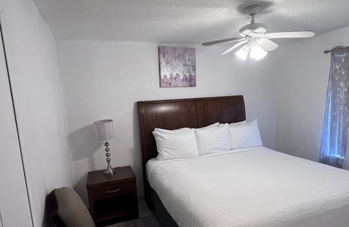 Pine Hills House | SUNNY HOME VACATIONS LLC