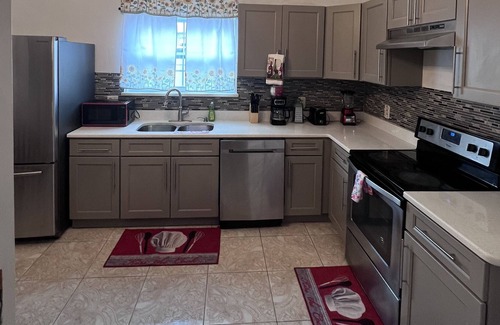 Pine Hills House | SUNNY HOME VACATIONS LLC