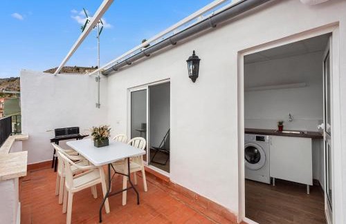 Onil Apartment | Bright Retreat in Onil with Terrace & BBQ, Child Friendly