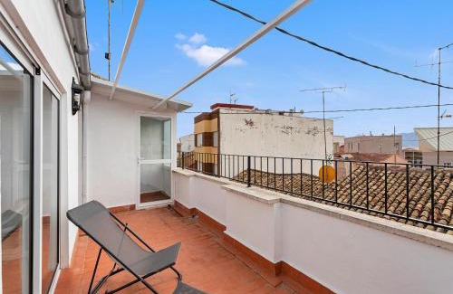 Onil Apartment | Bright Retreat in Onil with Terrace & BBQ, Child Friendly