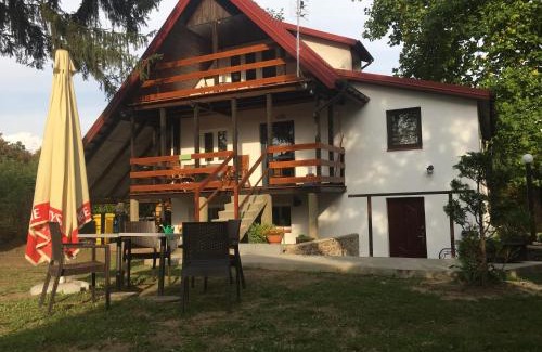Nowa Wies Villa | Ocean View Retreat: Sunny House in Narew, Łacha