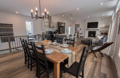 Chertsey Cottage | Tranquil Lakefront Retreat with Hot Tub & Firepit