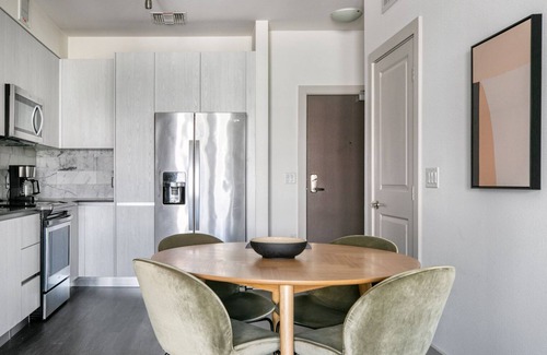 Grantville Apartment | Bright 1BR Mission Valley Retreat with Pool & Gym Access