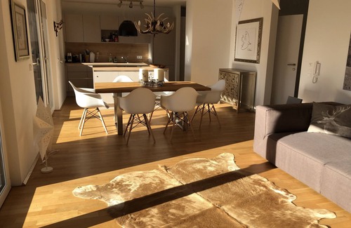 Kitzbuehel Apartment | Modern Mountain Apartment with Large Balcony & Lake Views