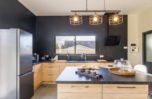 Lessay Cottage | Gite Lessay: Cozy 3-Bedroom Retreat with Spa & Breakfast