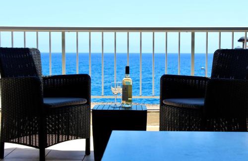 Poris de Abona Apartment | Oceanfront Paradise: 9/10 Rated with Pool & Breakfast