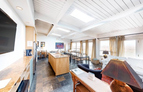 Gearhart Condo | Oceanfront Condo with Incredible Views & Beach Access