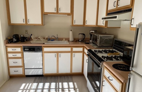 North Berkeley Apartment | Premier Duplex Apartment in Berkeley's Gourmet Ghetto
