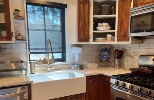Greenwich Apartment | Sunny Peaceful Convenient in Lovely Downtown Greenwich
