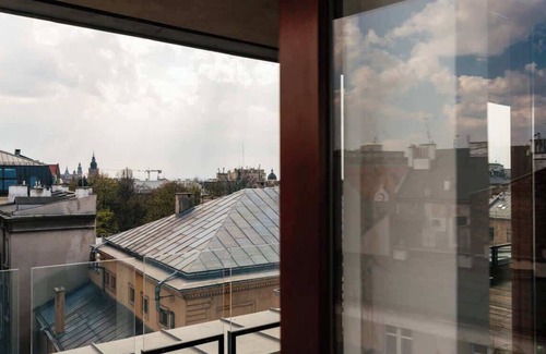 Kleparz Apartment | Wake Up in Sunny Comfort at Krowoderska 6/27 Hotel
