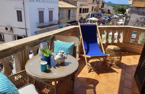 Arta Apartment | Sunny Penthouse with Medieval Castle Views & Pool Access