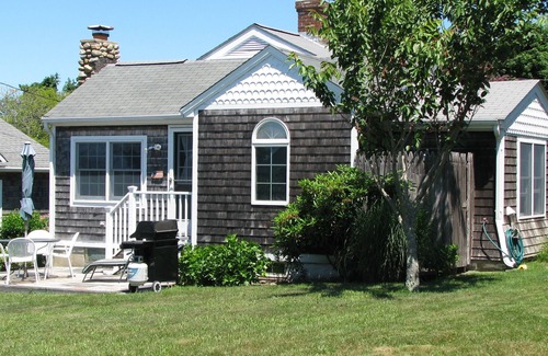 Narragansett Cottage | Immaculate Cottage Near Beach with Ocean Views & Pool