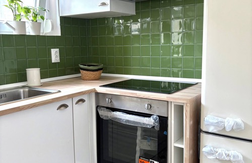 Moscavide Apartment | Sunny Renovated Apartment with Balcony in Central Moscavide