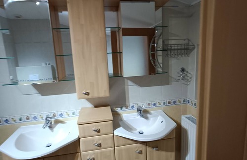 Liesing Apartment | Sunny Rooms in a quiet Area.