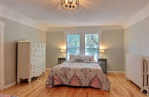 Merriam Park West House | Relaxing Sunny Saint Thomas: Family-Friendly Getaway