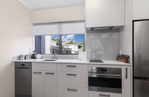 Snells Beach House | Sunny Sea Views - Snells Beach Holiday Home