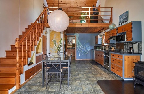 Fanny Bay House | Beach House Retreat with Mountain Views & Pool Access