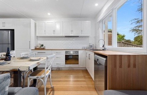 Tootgarook House | Family-Friendly Sunny Shores Retreat with Heated Spa Oasis