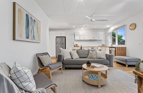 Tootgarook House | Family-Friendly Sunny Shores Retreat with Heated Spa Oasis