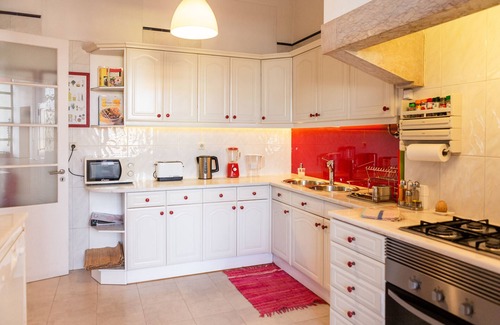 Sao Jose Apartment | Bright and Cozy Apartment with Pool in Central Lisbon