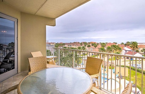 South Padre Island Apartment | Cozy SPI Las Villas Condo with Oceanfront Pool Access