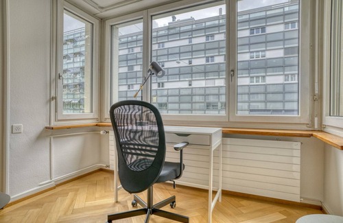 Sankt Alban Apartment | Convenient St. Alban 3 Room with Kitchen Near Train Station