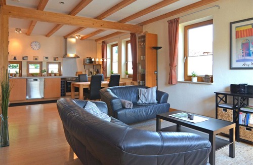 Eslohe Apartment | Bright Apartment in Eslohe with Terrace and Breakfast