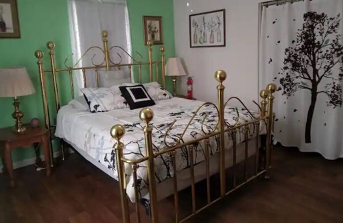 St. James House | Sunny Stay