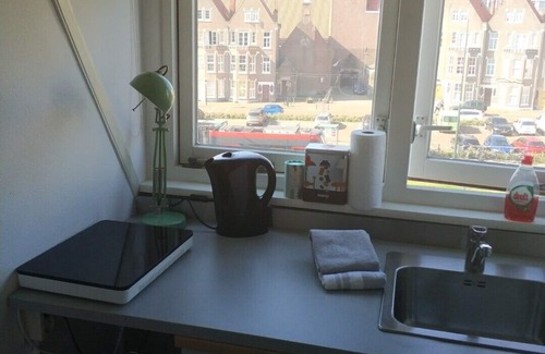 Scheveningen Apartment | Bright Studio Near Circus Theatre in Scheveningen