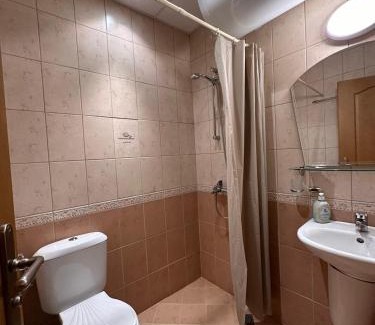 Samokov Apartment | Sunny Studio Escape in Eagle Rock with Pool & Restaurant