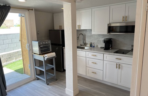 Townsite Apartment | Cozy Studio Retreat near Water Street - Pet Friendly Stay