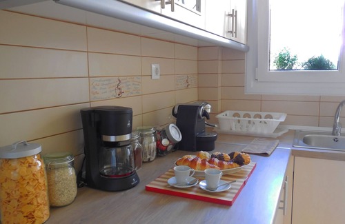 Athens Apartment | Stylish Apartment with Spa & Hot Tub Near Athens Center