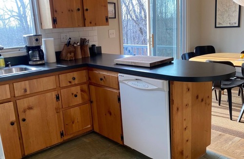 Middlefield House | Bright and Stylish Berkshire Mountain Retreat near Jacob's Pillow