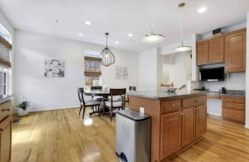Ellicott City House | Sunny Townhome: 4BR, Child-Friendly Stay with Breakfast