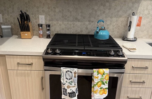 Airport Area Apartment | Sunny view in Irvine