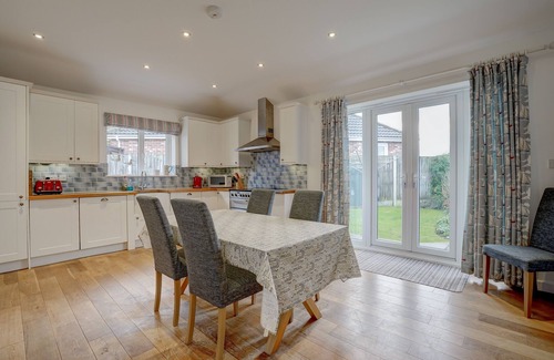 Winterton-on-Sea Apartment | Sunny View | Winterton Cottages