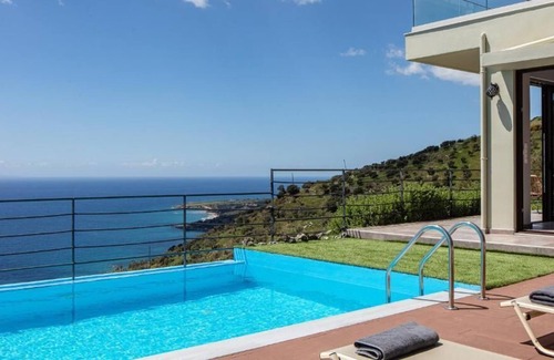 Agios Vasileios Villa | Sunny Villa