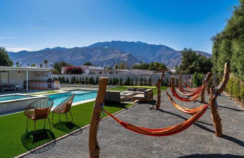 Desert Park Estates House | Relax at Sunny Vista Pool and Spa Home with Mountain Views
