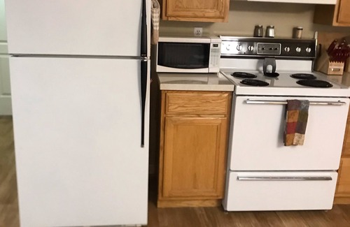 Sandy Apartment | Exceptional Sunny Walk-Out Basement Apartment with Office