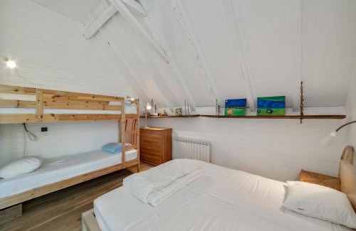 Brandonnet House | Elegant Mansion with Inviting Heated Pool for Your Stay