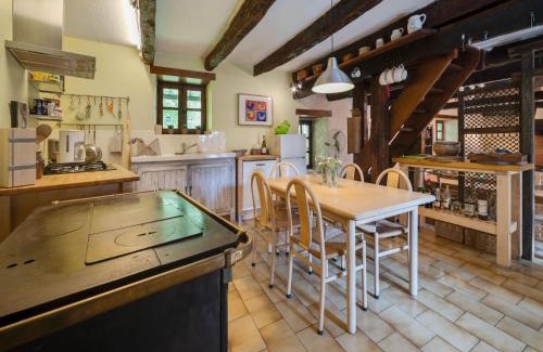 Brandonnet House | Elegant Mansion with Inviting Heated Pool for Your Stay