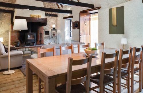 Brandonnet House | Elegant Mansion with Inviting Heated Pool for Your Stay