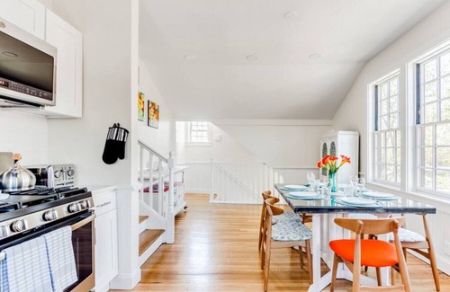 Westport Apartment | Highly Rated Westport 2BR Retreat with Spa & Breakfast
