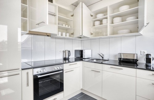 Sihlfeld Apartment | Bright Wiedikon 2.5 Room with Kitchen, Steps to Market