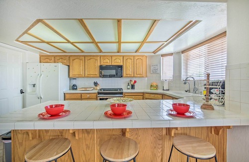 Yuma Cottage | Inviting Yuma Retreat with Private Pool and Grill Access