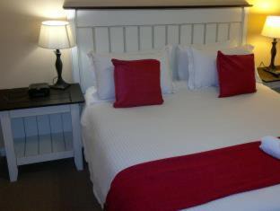 East London Bed & Breakfast | Budget-Friendly Sunnyridge Lodge with Pool & Breakfast