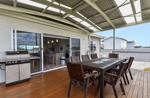 Lacepede House | Experience the Bliss of Sunnysands Beach House