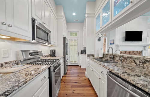 Oriental House | Harborside Retreat at Sunnyside 6 - Rated 9.6/10!