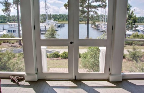 Oriental House | Harborside Retreat at Sunnyside 6 - Rated 9.6/10!