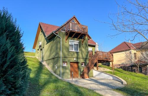 Zalakaros Apartment | Family-Friendly SunnySide Apartmanház with High Guest Ratings